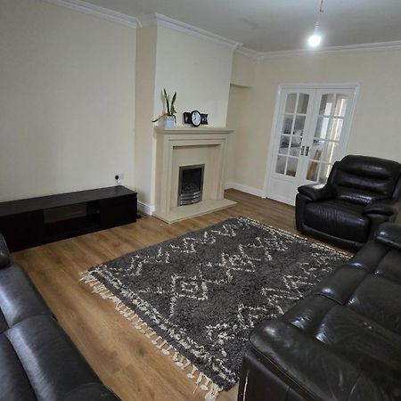 Entire Three Bedroom House In Birmingham Eksteriør bilde